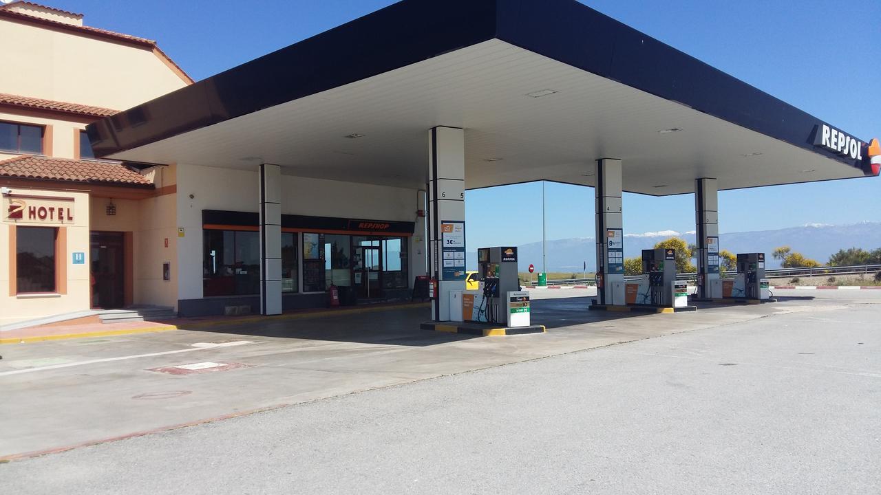 Area De Servicio Los Cerrillos Peraleda de la Mata Zewnętrze zdjęcie